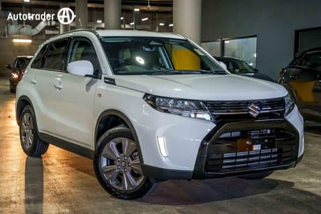 White 2025 Suzuki Vitara Wagon Turbo Hybrid