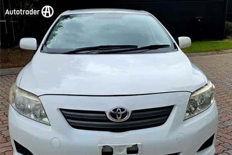 White 2009 Toyota Corolla Sedan Ascent