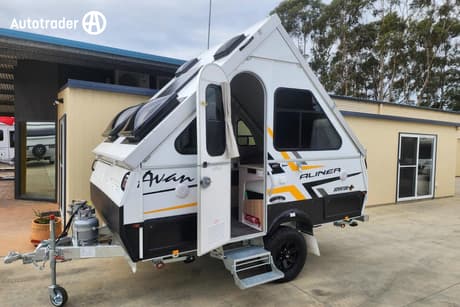 White 2025 Avan Aliner Caravan