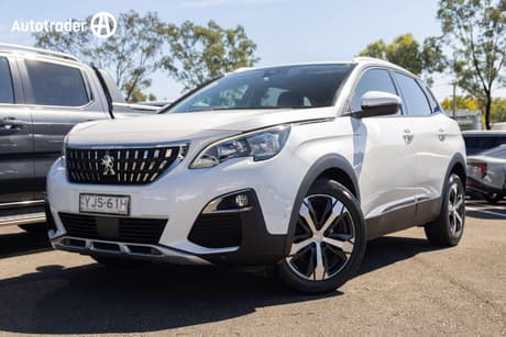 White 2018 Peugeot 3008 Wagon Allure