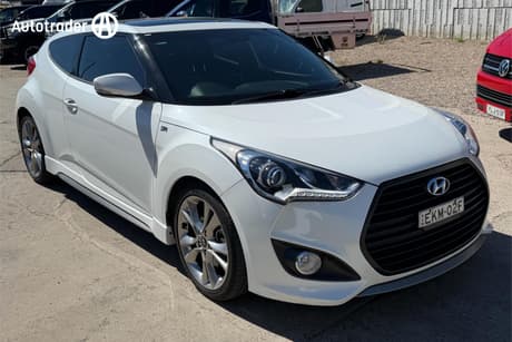 White 2016 Hyundai Veloster Coupe Sr Turbo