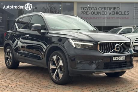 Black 2022 Volvo XC40 Wagon Plus B4 Mhev