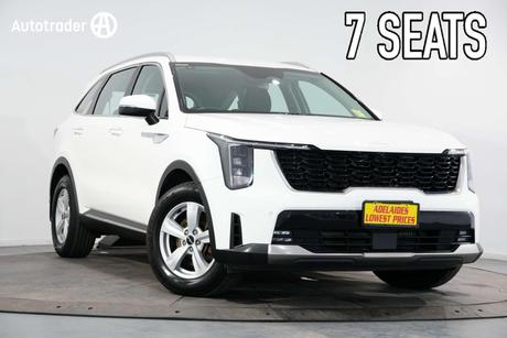 White 2023 Kia Sorento Wagon S 7 Seat