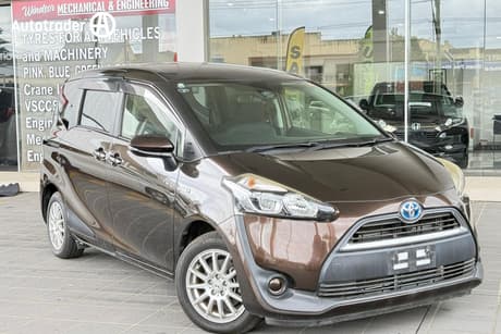 Brown 2016 Toyota Sienta Wagon (Hybrid) G
