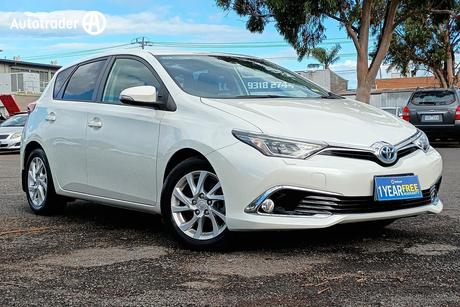 White 2016 Toyota Corolla Hatchback Hybrid