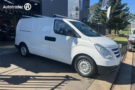 White 2017 Hyundai Iload Van 3S Liftback