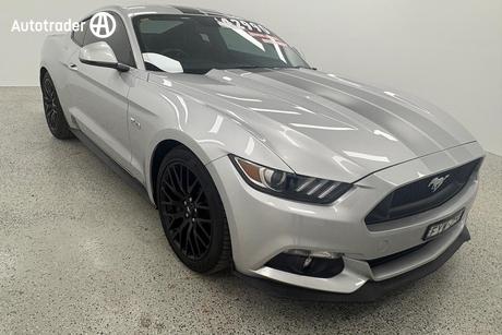 Silver 2017 Ford Mustang Coupe Fastback Gt 5.0 V8