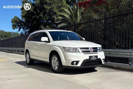 White 2013 Fiat Freemont Wagon Urban