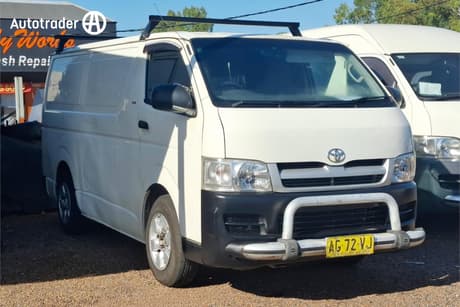 White 2005 Toyota HiAce Van Lwb
