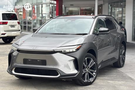 2024 Toyota BZ4X Awd - Two Tone Roof Yeam15R