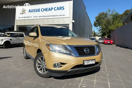 Beige 2015 Nissan Pathfinder Wagon St-L (4X4)