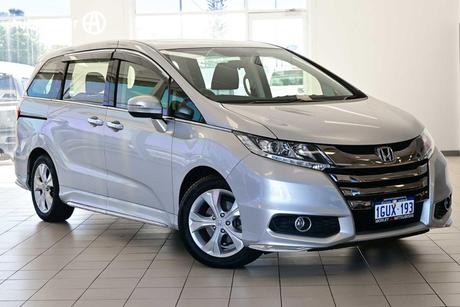 Silver 2019 Honda Odyssey Wagon Vti