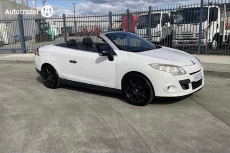 White 2010 Renault Megane Cabriolet Dynamique
