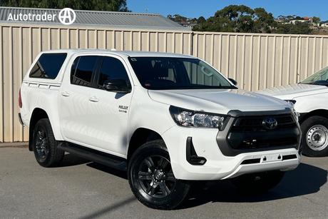2022 Toyota Hilux Sr (4X4) Gun126R