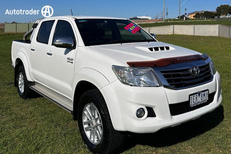 White 2015 Toyota Hilux Dual Cab Pick-up Sr5 Black (4X4)