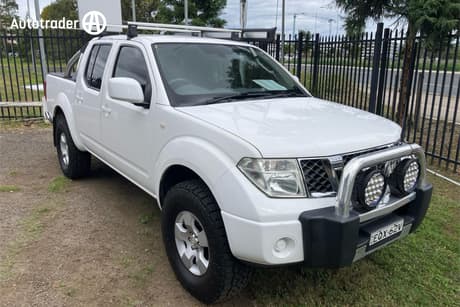 White 2010 Nissan Navara Dual Cab Pick-up St (4X4)