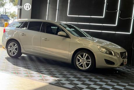 2011 Volvo V60 T5 F