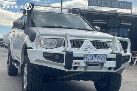 White 2010 Mitsubishi Triton Double Cab Utility Glx-R (4X4)