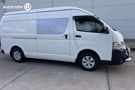 White 2015 Toyota HiAce Van Slwb