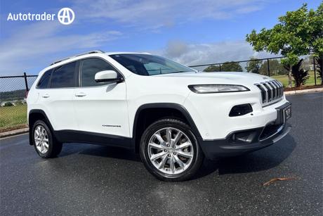 White 2014 Jeep Cherokee Wagon Limited (4X4)