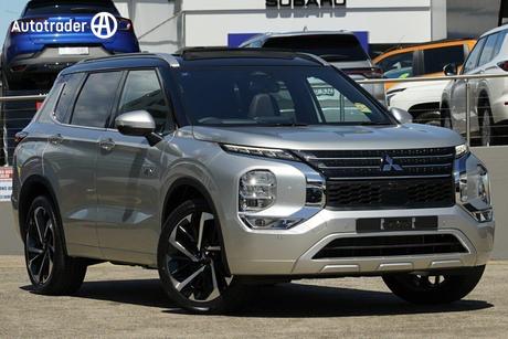 Silver 2025 Mitsubishi Outlander Wagon Phev Exceed Tour 5+2 St (Awd)