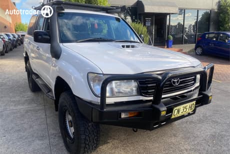 White 2001 Toyota Landcruiser Wagon (4X4)