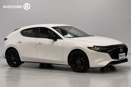 White 2023 Mazda 3 Hatchback G25 Evolve Sp