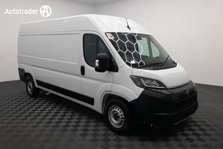 White 2025 Peugeot Boxer Van Pro Lwb