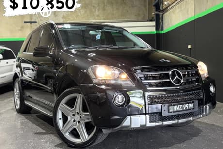 Black 2011 Mercedes-Benz ML300 Wagon Cdi (4X4)