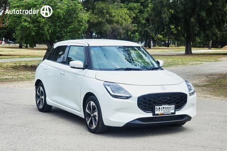 White 2025 Suzuki Swift Hatchback Hybrid Glx