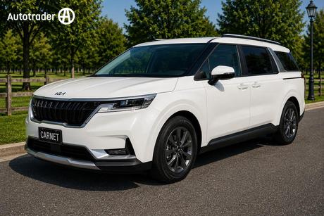 White 2021 Kia Carnival Wagon S