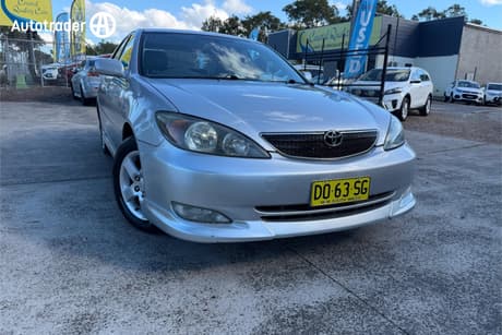 Silver 2004 Toyota Camry Sedan Azura