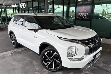 White 2025 Mitsubishi Outlander Wagon Phev Aspire 5 Seat (Awd)