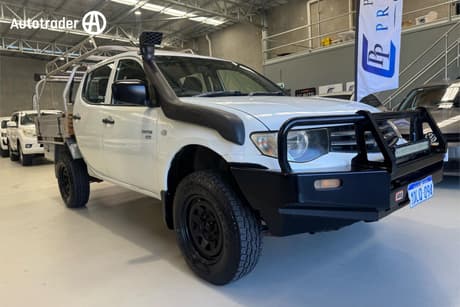 White 2010 Mitsubishi Triton Double Cab Utility Glx (4X4)