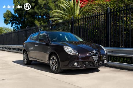 Black 2014 Alfa Romeo Giulietta Hatchback Distinctive