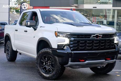 White 2025 Chevrolet Silverado Crew Cab Pickup 1500 Zr2