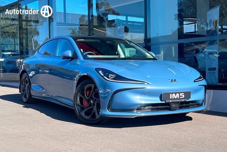Blue 2026 MG Im5 Hatch PLATINUM R