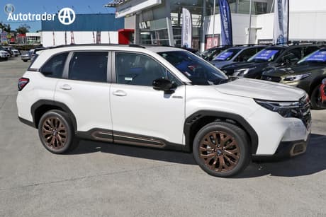 White 2025 Subaru Forester Wagon Hybrid Sport (Awd)