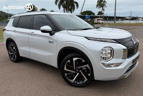 White 2025 Mitsubishi Outlander Wagon Phev Exceed 5+2 Seat (Awd)