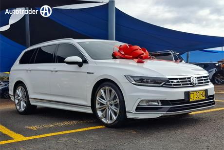 White 2018 Volkswagen Passat Wagon 206 Tsi R-Line