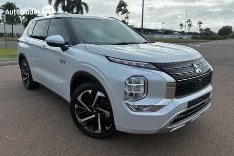 White 2025 Mitsubishi Outlander Wagon Phev Exceed 5+2 Seat (Awd)