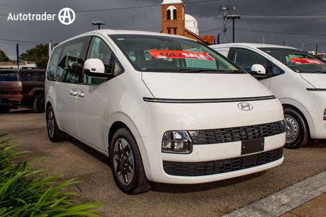 White 2026 Hyundai Staria Wagon