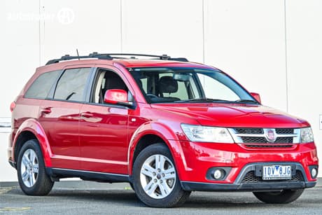 Red 2014 Fiat Freemont Wagon Urban