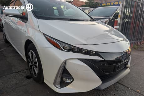 2022 Toyota Prius Base (Hybrid) Zvw50R