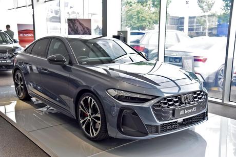2025 Audi A5 E-HYBRID S-LINE 4WD