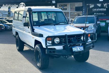 2006 Toyota Landcruiser (4X4) 11 SEAT HZJ78R