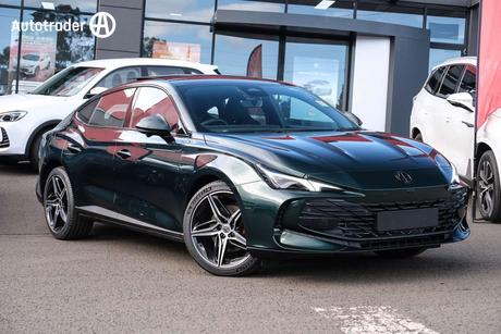 Green 2026 MG Mg7 Sedan Essence