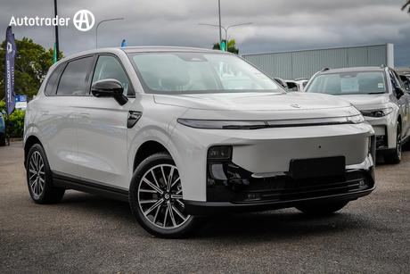 Grey 2025 Leapmotor B10 SUV DESIGN LR R