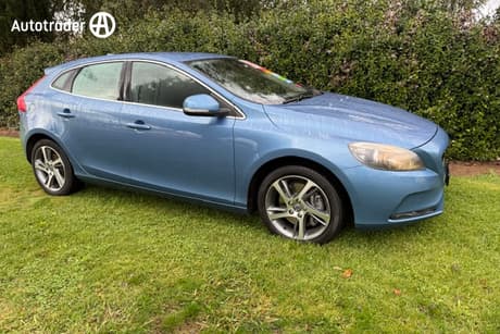Blue 2015 Volvo V40 Hatchback T3 Kinetic