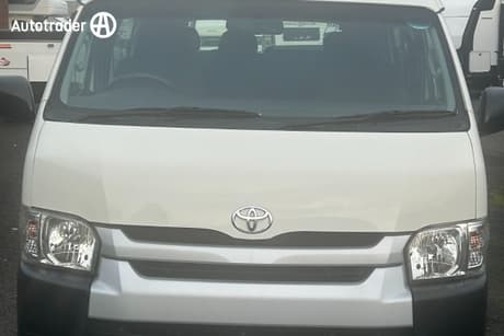 2015 Toyota HiAce Commuter Trh223R My15